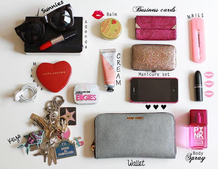 Everything you should put in your purse! Purse Essentials List, Work Bag Essentials, Summer Bag Essentials, Everyday Bag Essentials, What's In My Purse, Too Much Stuff, Style Scrapbook, Inside My Bag, Gym Weights