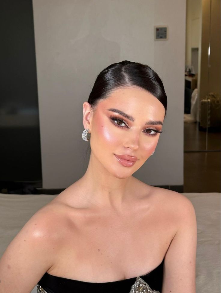 Classy Makeup, Prom Eye Makeup, Bridesmaid Hair Makeup, Glam Makeup Look, Fancy Makeup, Makeup Eye Looks, Bridal Makeup Looks, Elegant Makeup, Glowing Makeup