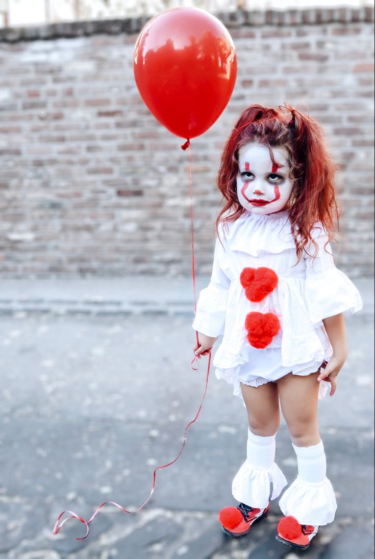 #halloween #pennywise #horror #halloweencostume #girl #spooky #cosplay Spooky Toddler Halloween Costume, Costume Halloween Bambini, Toddler Clown Costume Girl, Little Kid Halloween Costumes Girl Diy, Girl It Costume, Baby Pennywise Costume, Scary Halloween Costume Ideas For Kids, Scary Toddler Halloween Costumes, Creepy Halloween Costumes For Kids