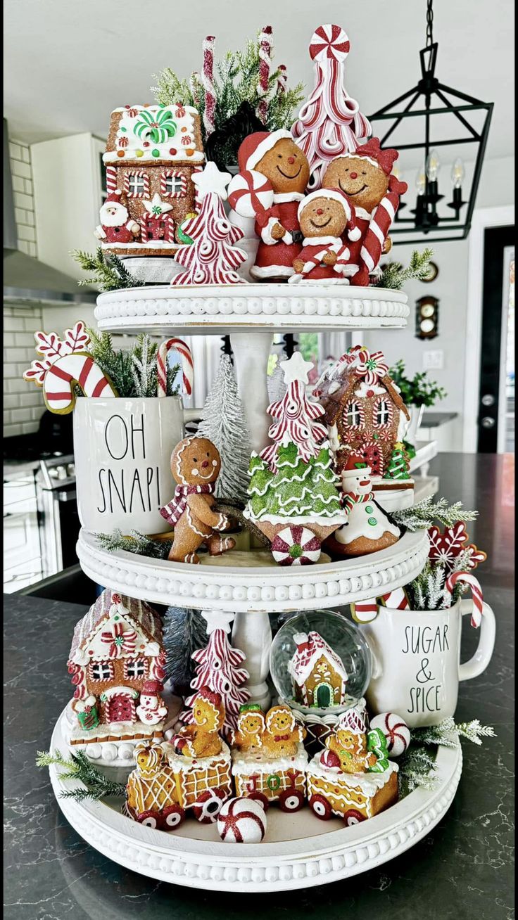 Christmas Tier Tray Ideas, Decorative Tray Ideas, Gingerbread Tiered Tray Decor, Christmas Tiered Tray Ideas, Gingerbread Centerpiece, Christmas Tray Decor, Diy Christmas Centerpieces, Christmas Kitchen Decor Ideas, Christmas Tier Tray