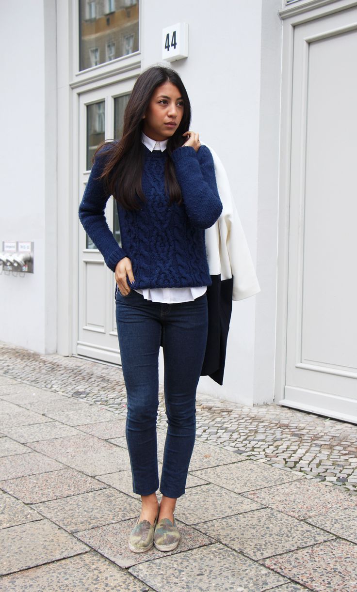 Jeans Shirt And Sweater Outfit, Cable Knit Sweater With Collared Shirt, Sweater With Collared Shirt And Jeans, Navy Chunky Sweater Outfit, Navy Blue Cable Knit Sweater Outfits, Jumper Over Shirt Outfit, Navy Sweater Outfit Winter, Collar Shirt And Sweater Outfit, Jumper Over Shirt