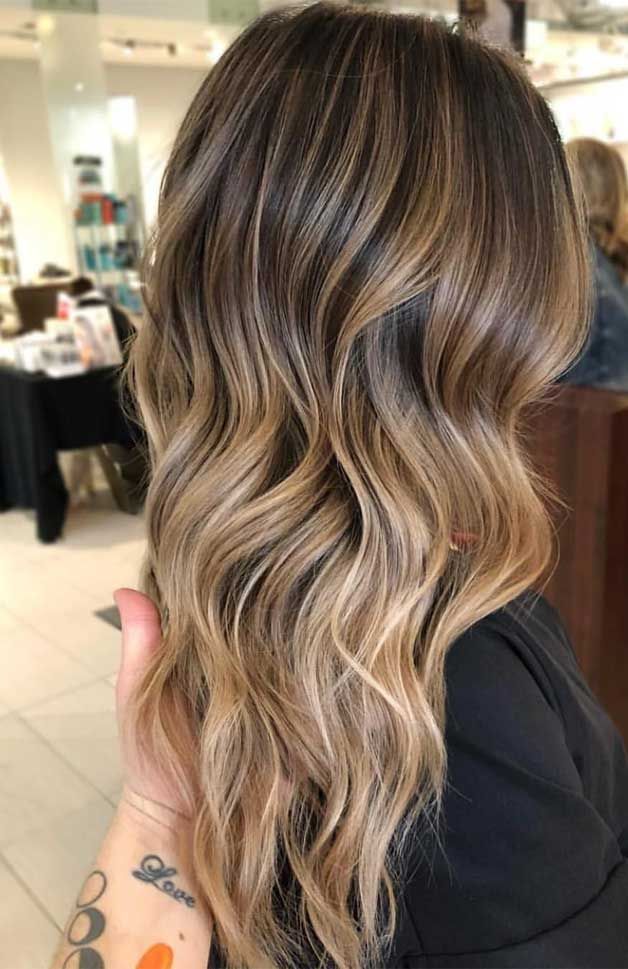 winter hair color ideas, brown hair colors , hair colors 2020, blonde hair colors, balayage colors, balayage brunette, balayage brown, caramel balayage #haircolor balayage blonde, dark blonde balayage #haircolors Blond Balayage, Bronde Hair, Brunette Balayage, Hair Color Light Brown, Brunette Balayage Hair, Brown Hair Balayage, Fresh Hair, Balayage Brunette, Brown Blonde Hair