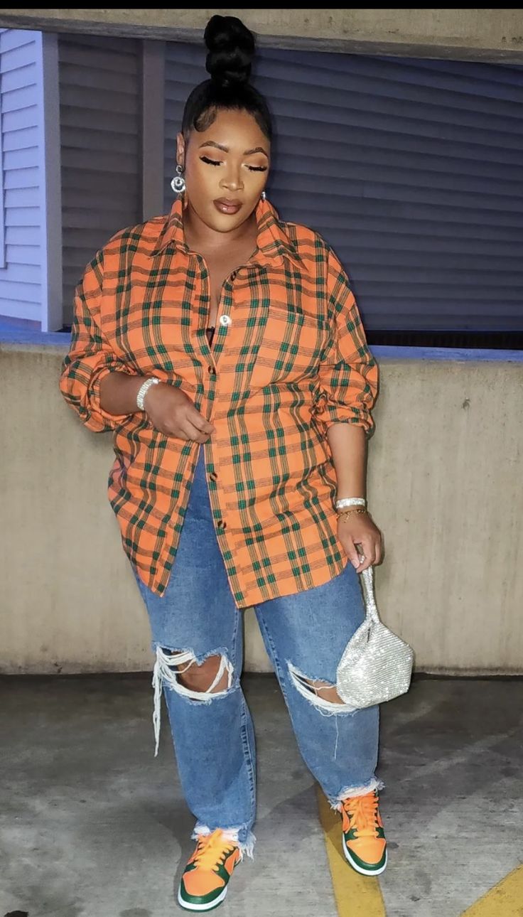 Plus Size Plaid Shirt Outfit Fall, Over Size Shirt Outfit Women, Tomboy Girly Outfits, Plaid Shirt Outfit Women, Plaid Shirt Outfit Fall, Flannel Shirt Outfit Women, Sheer Shirt Outfits, Worst Outfits, Dirty Jeans