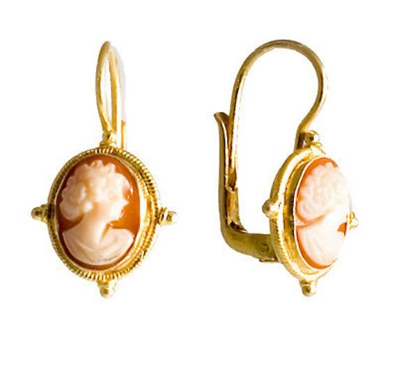 Hand carved Italian cameo, lives up to its beauty in Victorian setting. 24k gold over sterling silver. European backs for pierced ears. Size: 1 Inch. Intaglio Jewelry, Lapis Earrings, Cameo Earrings, Cameo Jewelry, Rustic Jewelry, Laurel Burch, Victorian Jewelry, Antique Earrings, Amethyst Earrings