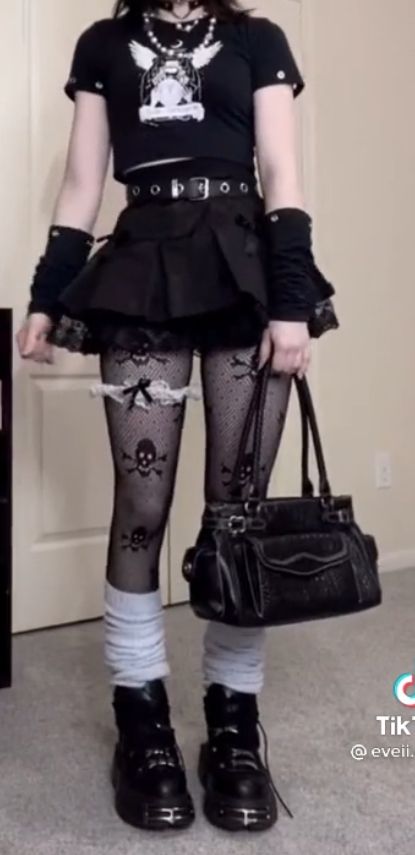 Alt Style Clothing, Skirt Alt Outfits, Alt Outfit Inspo Fem, Goth J Fashion, Leg Warmers Alt Outfit, Fairy Gurenge Outfits, Alt Outfits, Punk Outfits, Alt Fashion