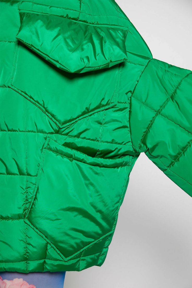 Unisex quilted jacket "Lupinus Green" features a round shoulder and oversized fit for a relaxed, comfortable feel. It's made from lightweight, wrinkle-free polyester and has large pockets, windproof, and water repellent properties. The soft, bold shape makes it a statement piece, and the hypoallergenic synthetic padding adds warmth without compromising style.Size Guide:ONE SIZE (fits to XS-XL)Collar - 51 cmWides middle line - 170 cmBottom line - 140 cmSleeve ends - 57 cmLength from the neckline Green Jacket, Wrinkle Free, Quilted Jacket, Repellent, Water Repellent, Size Guide, Collar, Water, Green