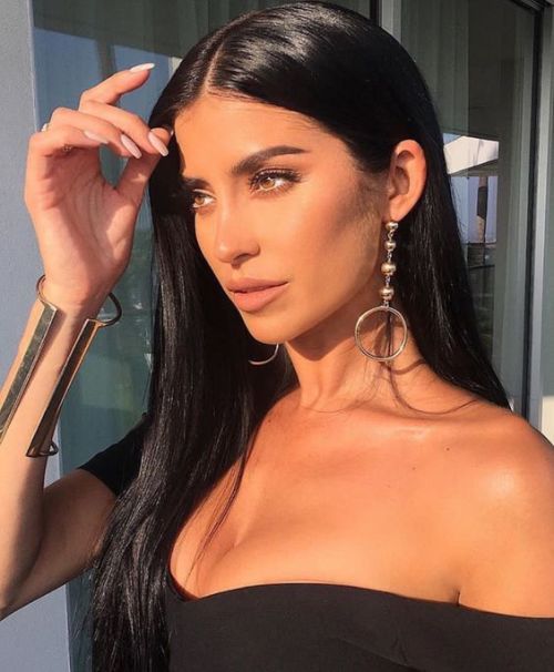 Nicole Williams, Sultry Makeup, Straight Hair Bundles, Brazilian Straight Hair, Glowy Makeup, Long Straight Hair, Bad Hair, Hair Bundles, Dark Hair