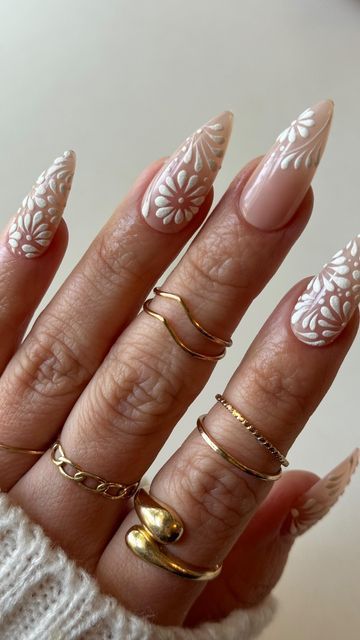 Natural Looking Nails With Design, La Inspired Nails, Almond Shaped Gel X Nails, White November Nails, White October Nails, Vietnam Nail Design, Boho White Nails, Red Nails Mexican, Nail Ideas Stiletto Medium