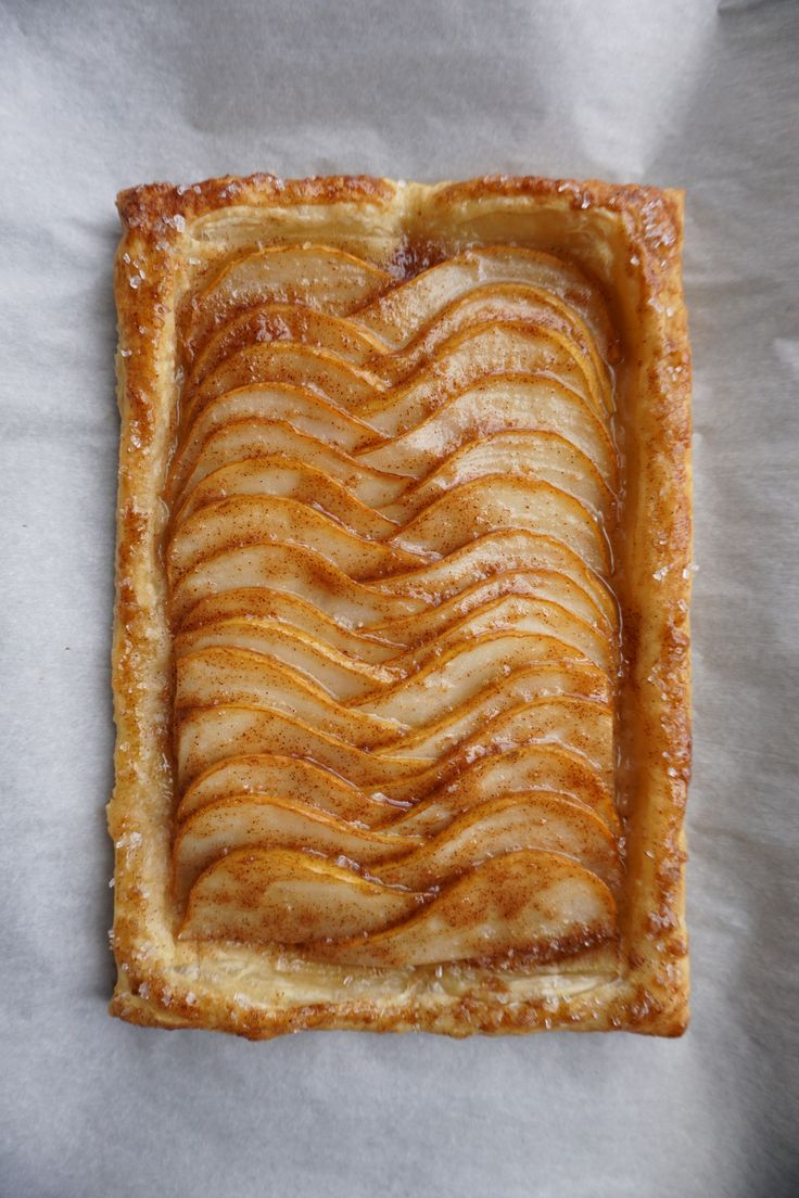 an apple tart is shown on a piece of paper