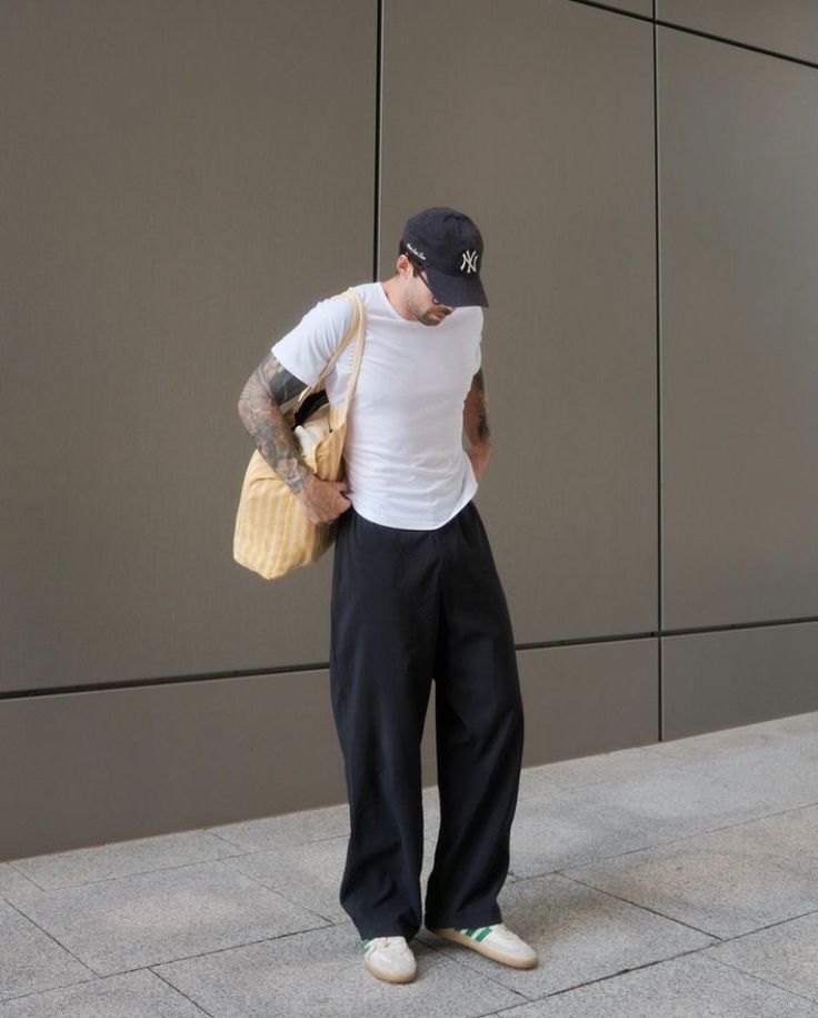 Baggy Slacks Outfit Men, Wide Leg Pants Outfit Men, Big Pants Small Shirt, David Guison, 0 Aesthetic, Daniel Simmons, Wide Pants Outfit, Pants Outfit Men, Aesthetic Outfits Men