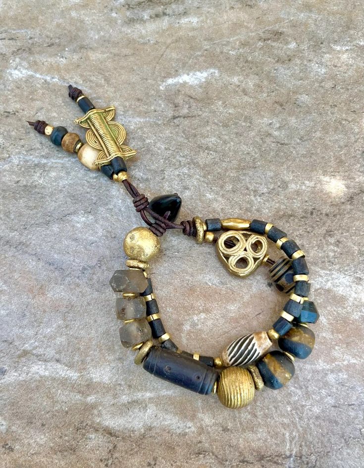 Black and Gold Bohemian Bracelet African Tribal Beads Bohemian Chic Jewelry, Howlite Bracelet, Bohemian Bracelet, Hippie Bracelets, Boho Chic Jewelry, Bracelets Diy, Summer Bracelets, Bohemian Bracelets, Turquoise Howlite