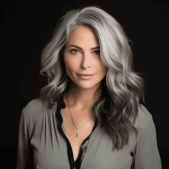 54 Stunning Silver Hair Color Ideas for This Year Shades Of Grey Hair Color, Mommy Hair Makeover, Silver Gray Hair Color, Grey Hair Modern, Metallic Silver Hair, Platinum Silver Hair Color, Hair Color Ideas For 2023, Brighten Gray Hair, Silver Hair Color Ideas