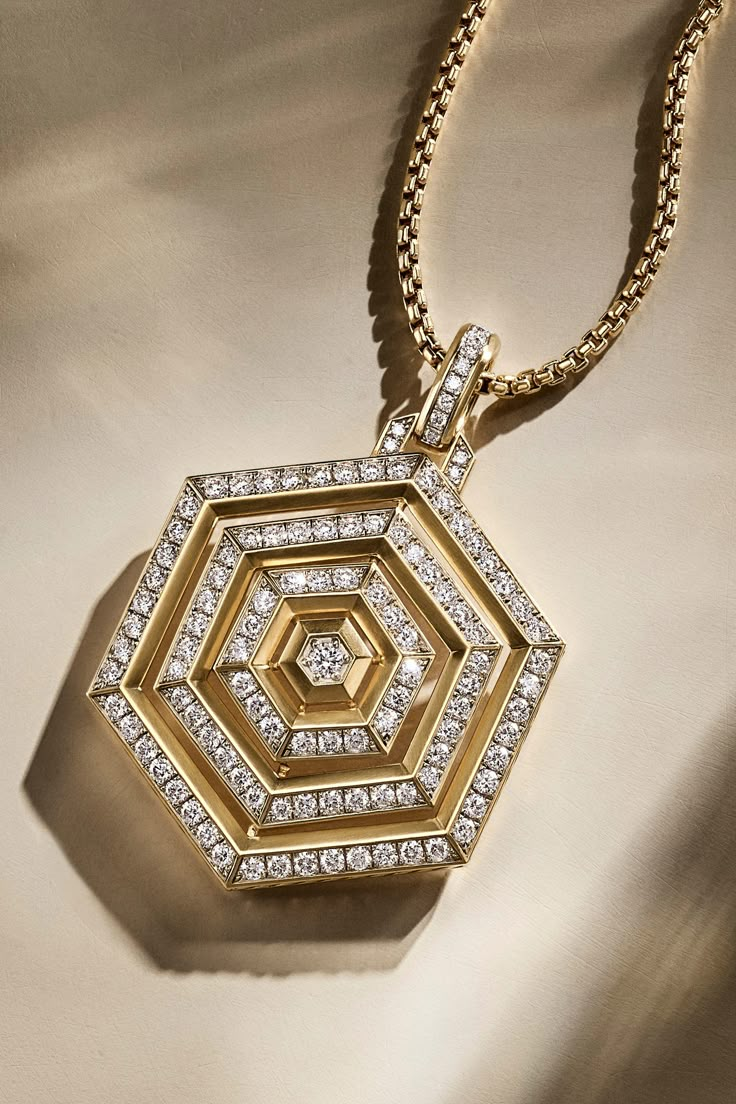 Art Deco Jewellery, The Carlyle, The Roaring 20s, The Jazz Age, Faberge Jewelry, Gold Chains For Men, Jazz Age, Classy Jewelry, Gold Chain Jewelry