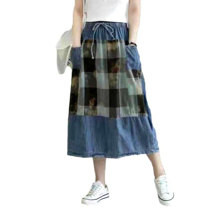 Ready to make a statement? Step out in mode with our 2023 Spring-Summer Collection's Elastic-Waist-Painted Denim Skirt ââ‚?a perfect blend of urban style and cool-girl vibes!Why You Need This PieceA must-have for the season. this skirt is crafted with high-quality denim and features a high-waist. long silhouette with drawstrings closure. giving you the perfect fit for a sophisticated and effortless look. Accented with a unique painted design. this piece will make a statement and have heads turni Denim Skirts Online, Jeans Street Style, Stylish Skirts, Painted Jeans, Denim Patterns, Painted Denim, Urban Looks, Urban Style, Vogue Fashion