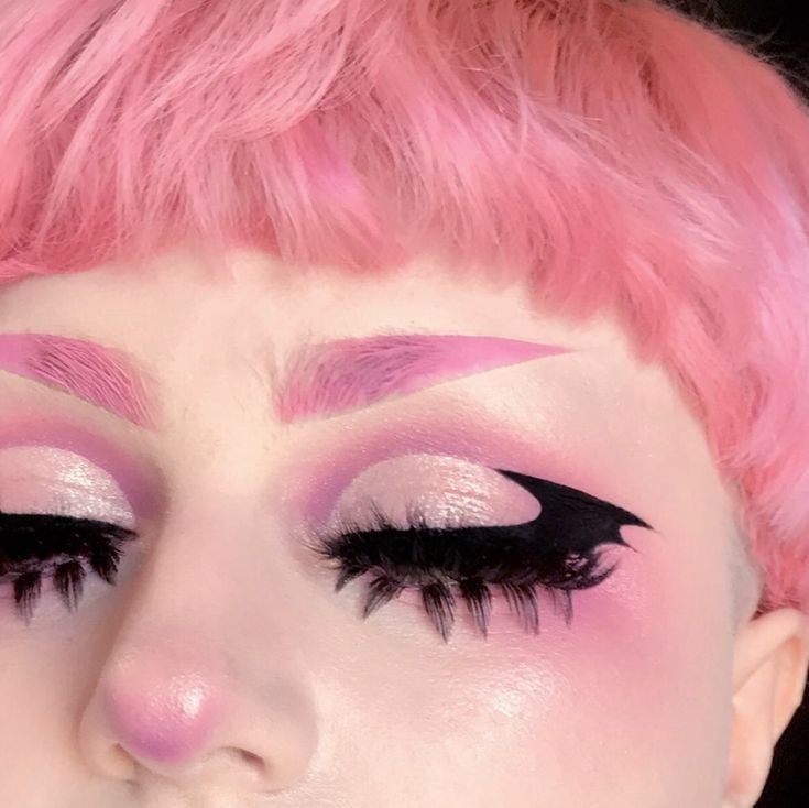 Pastel Goth Makeup, Drag Make-up, Punk Makeup, Makeup Soft, Scene Girl, Alt Makeup, Number Four, Graphic Makeup, Swag Makeup