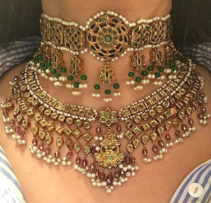 Pinterest: @pawank90 South Asian Jewelry, Choker Jewellery, Indian Choker, Look Boho Chic, Asian Jewelry, Antique Jewelry Indian, Indian Jewelry Sets, Gold Jewelry Simple, Baby Jewelry