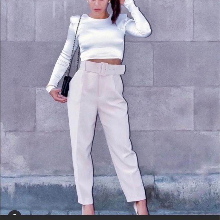 Zara Blogger Belted Cream Pants White Fitted Belted Bottoms, White Belted High-waisted Pants, Chic Beige Party Pants, Trendy White Belted Bottoms, Fitted Beige Belted Pants, Trendy Spring Dress Pants With Belt Loops, Chic Zara Pants With Belt Loops, Zara High Waist Pants With Belt Loops, Beige Trousers For Night Out