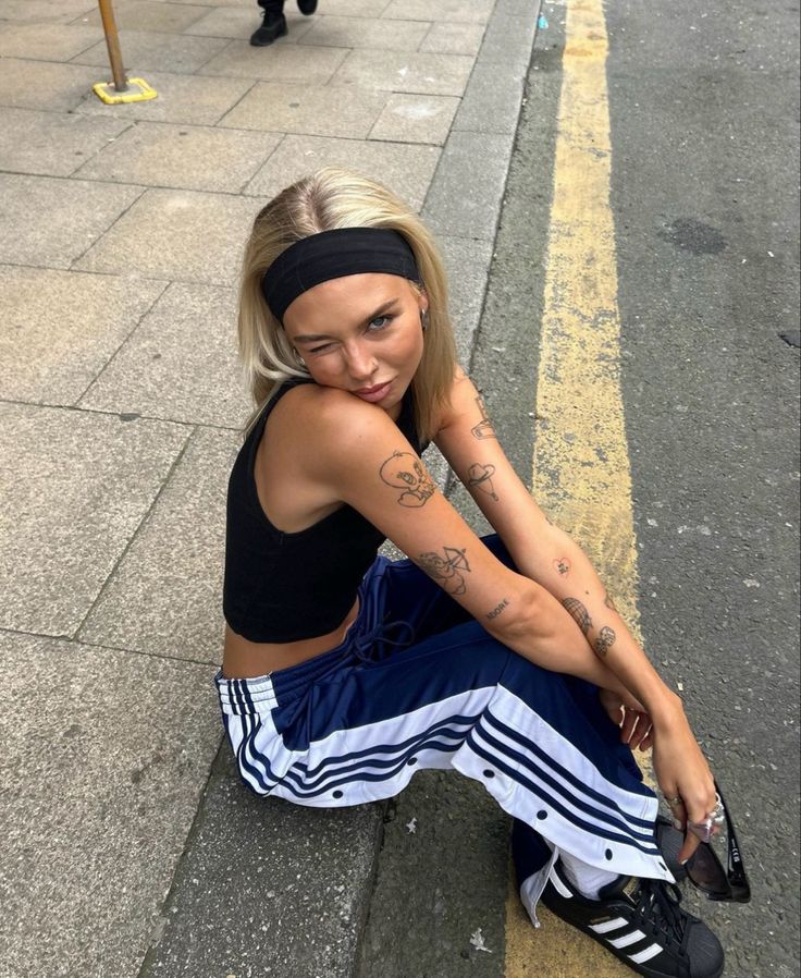 Headbands Outfit Casual, Blue Adidas Track Pants Outfit, Blue Adidas Pants Outfits, How To Style Adidas Pants, Blue Pants Aesthetic, Headband Outfit Casual, Adidas Pants Outfit Fashion, Blue Track Pants Outfit, Track Pant Outfit