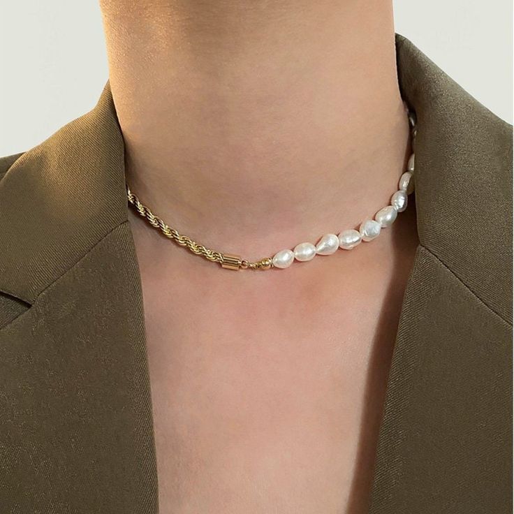 The Pearl Chain Necklace blends the classic beauty of pearls with the modern appeal of an 18k gold-plated chain, creating a piece of refined elegance that's perfect for both contemporary and traditional styles. Pearl Rope, Pearl Chain Necklace, Gold Rope Chains, Gold Pearl Necklace, 14k Gold Necklace, Rope Necklace, Pearl Chain, Minimalist Necklace, Stainless Steel Necklace