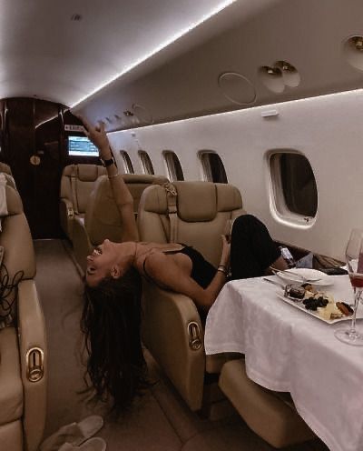 Rich lifestyle | dream life | luxury aesthetic | private jet | rich girl Wallpaper Airplane, Calloway Sisters, Life Vision Board, Rich Girl Aesthetic, Super Rich Kids, Rich Girl Lifestyle, Rich Lifestyle, Luxury Lifestyle Dreams, Luxury Aesthetic