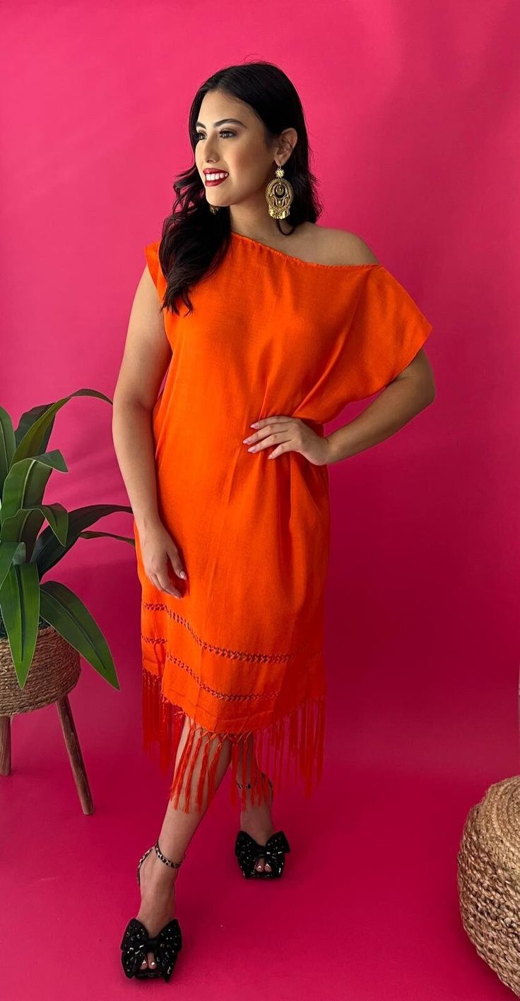 Rebozo dress, elegant and ideal for these Mexican parties. Short Sleeve Sundress Midi Dress For Party, One Shoulder Sundress For Party, One-shoulder Party Midi Dress, Elegant One-shoulder Midi Dress For Vacation, Summer Midi Party Dress, Elegant Orange Short Sleeve Midi Dress, Elegant Orange Midi Dress With Short Sleeves, Summer Party Midi Dress, Summer Midi Dress For Party