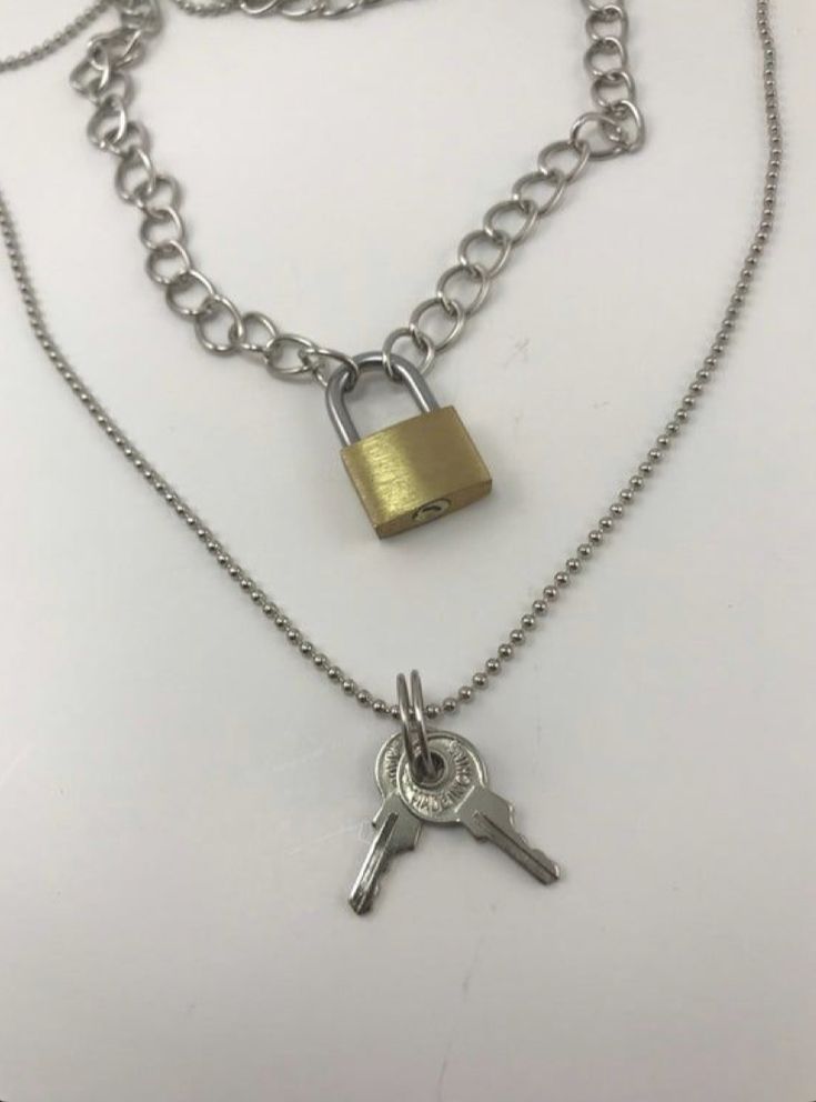 Lock And Key Necklace, Grunge Accessories, Horseshoe Pendant, Diamond Initial Necklace, Horseshoe Necklace, Lock Necklace, Friendship Necklaces, Couple Necklaces, Dope Jewelry