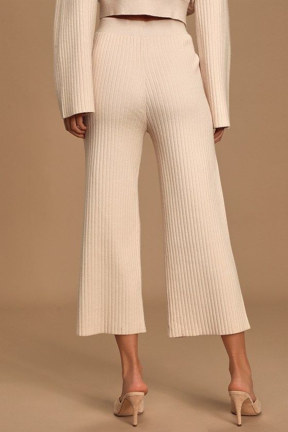 Cozy Wide Leg Pants With Ribbed Waistband, Casual Wide-leg Knit Pants, Knit Leggings Outfit, Cozy Knit Wide-leg Pants, Stretch Ribbed Wide-leg Pants, Beige Knit Wide-leg Bottoms, Cropped Pants Outfit, Knit Leggings, Wool Pants