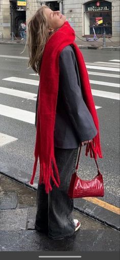 Big Red Scarf, Fall Wardrobe Aesthetic, Antwerp Street Style, Outfit With Red Scarf, Scarf Outfits Aesthetic, Red Scarf Outfit Aesthetic, Winter Outfit Inspo Cold, Warm Outfits Aesthetic, Red Scarf Outfit Winter