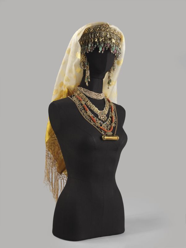 HOW STRANGE IT IS / #the mervayya The Jewish Bride, Jewish Clothing, Hebrew Clothing, Jewish Bride, Hebrew Israelite Clothing, Jewish Women, Jewish Culture, Jewish Jewelry, Central Asia