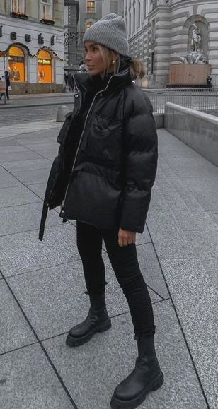 Winter Outfits 2023 Puffer, Queenstown Winter Outfit, 2024 Winter Jacket Trends, Tall Chelsea Boots Outfit Women, New Balance Bb550 Outfit, Bomer Outfits Women, Outfits For Iceland Winter, Nyc Winter Outfits Women, Winter Casual Outfit For Women Street Style