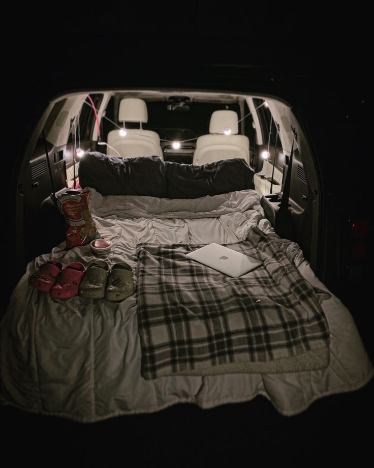 An idea for you to use, to make an athstetic car sleepover happen! Sleepover In Car Aesthetic, Car Trunk Sleepover, Car Blanket Aesthetic, Bed In Back Of Car, Car Sleepover Ideas, Car Trunk Bed, Car Bed Aesthetic, Backyard Camping Sleepover, Car Camping Aesthetic