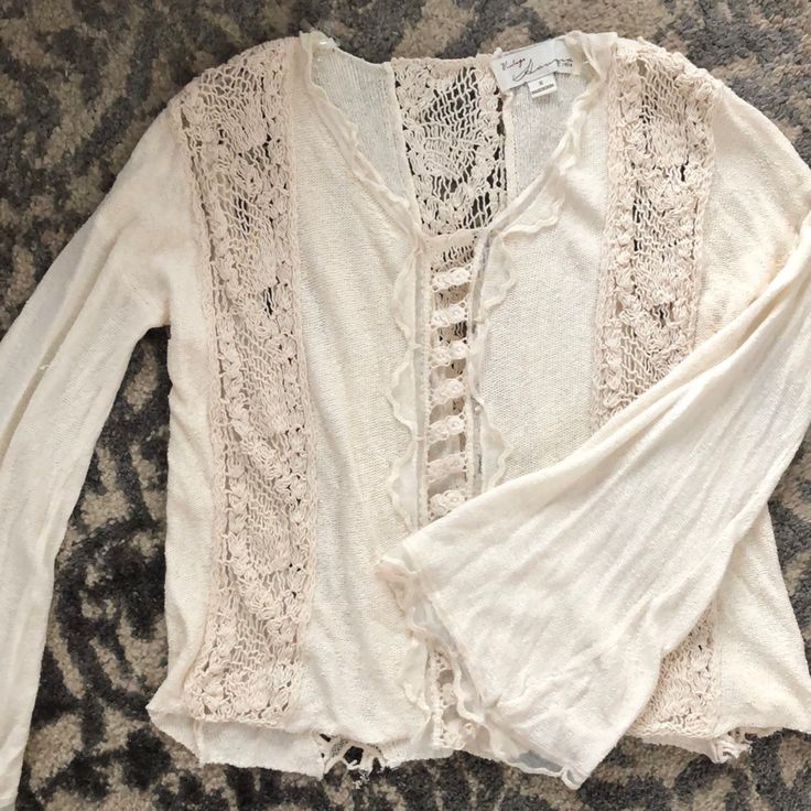 Beautiful Off-White Bell-Sleeves Shirt. Super Comfy And Brand New, Never Been Worn. Casual Long Sleeve Top With Lace Trim, Cream Long Sleeve Bohemian Top, Casual Lace Trim Blouse For Festivals, Casual Festival Tops With Lace Trim, Casual Tops With Lace Trim For Festivals, Casual Long Sleeve Tops For Festival, Bohemian Off White Long Sleeve Top, Bohemian Cream Long Sleeve Blouse, Long Sleeve Bohemian Cream Blouse