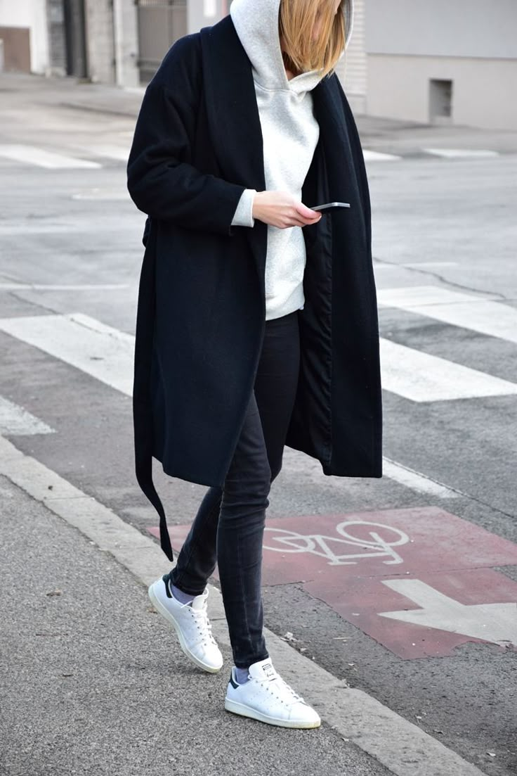 How to wear hoodie with coat. - The Katiquette Chic Hoody Outfit, Long Coat And Hoodie Outfit, Hoodie With Long Coat, Coat And Sweatshirt Outfit, Long Coat With Hoodie Outfit, How To Wear A Hoodie, Hoodie And Coat Outfit, Coat With Hoodie Outfit, Hoodie And Coat