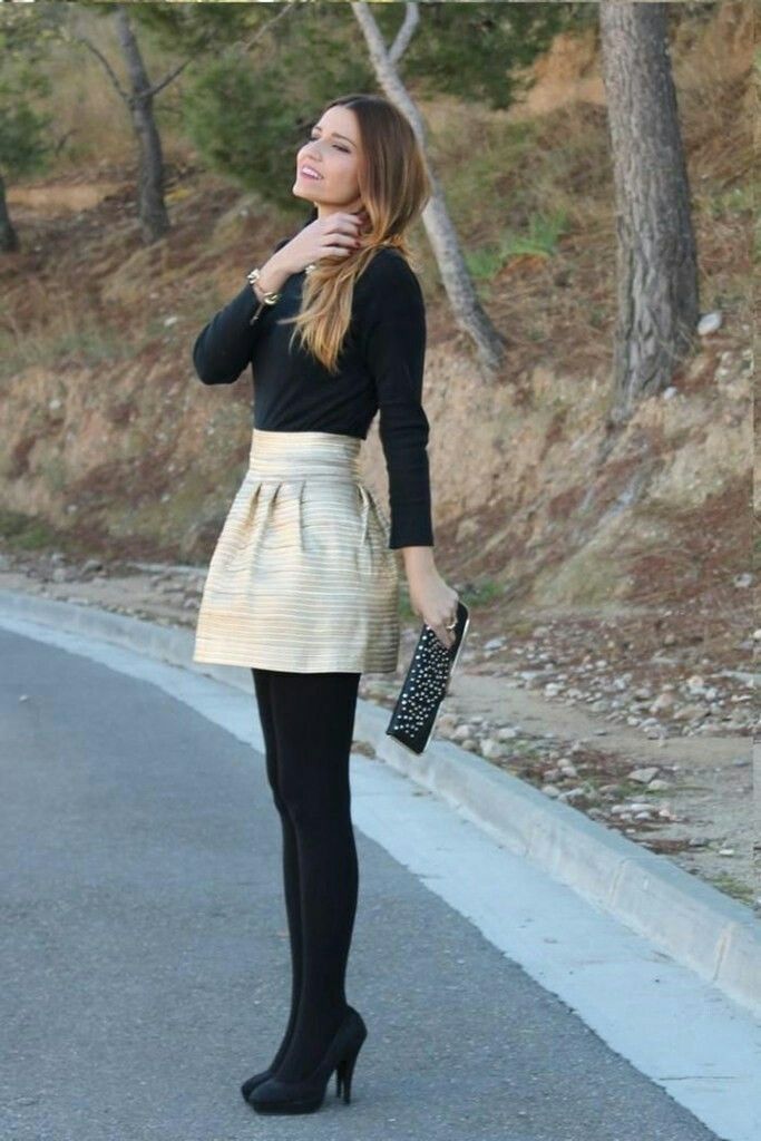 συνδυασμός με οπακ Feminine Outfits, Peplum Tops, Outfit Trends, Winter Outfits For Work, Under Dress, Heidi Klum, Work Outfits Women, Office Casual, Fashion Mode