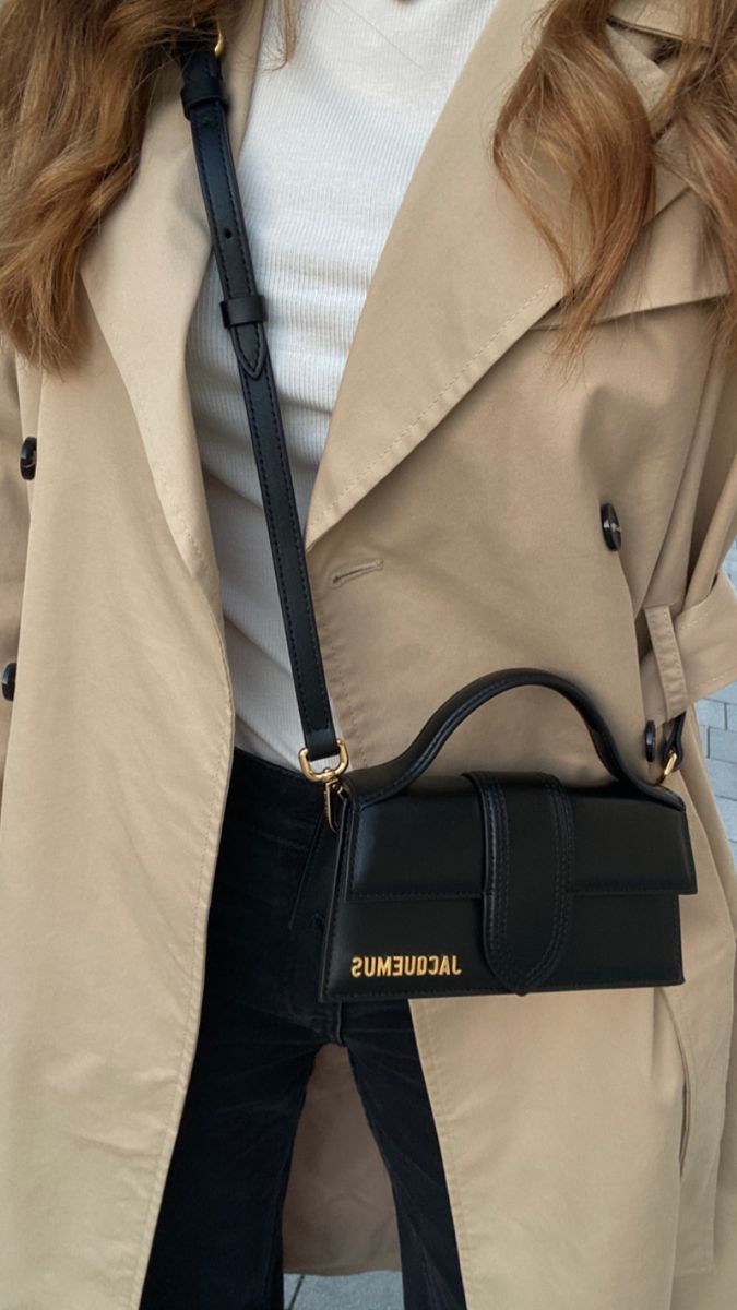 Jacquemus Crossbody Bag, Jacquemus Outfit Bag, Handbag Aesthetic Outfit, Jacquemus Bag Outfit Streetstyle, Jacemus Bags, Jacmousne Bag, Jaqmeous Bag, Jacquemus Bag Street Style, Jacquemus Black Bag