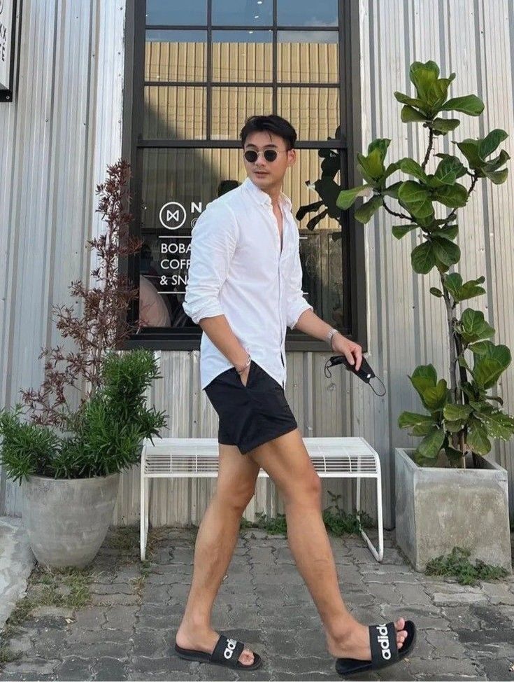 Simple Men's Summer Outfits: The Best Street Styles and Beach Fashion - mens-club.online Outfit Cowo, Outfit Cowok, Outfits Quotes, Beach Outfit Men, Asian Men Fashion, Mens Summer Outfits, Mens Casual Outfits Summer, Mens Trendy Outfits, Street Style Outfits Men