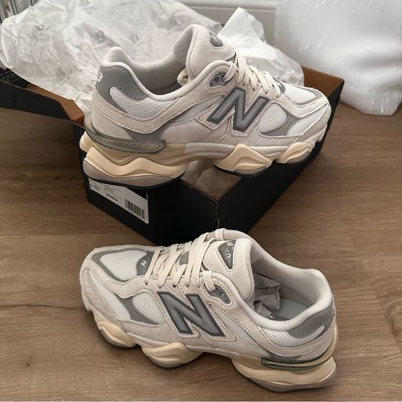 Nb Sneakers, Sneakerhead Shoes, Pretty Sneakers, New Balance 9060, Trendy Shoes Sneakers, Dr Shoes, Pretty Shoes Sneakers, Shoes Outfit Fashion, Fitness Style