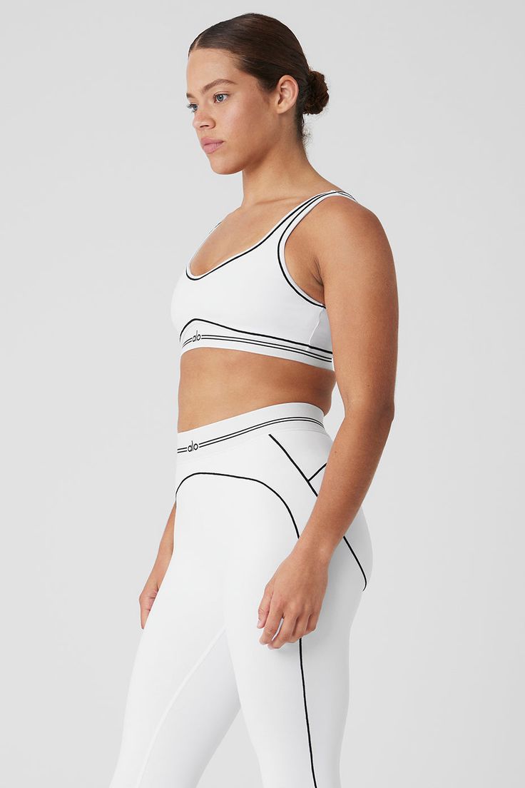 Way too cute to cover up. This bra features contrasting stitching, a gently-scooped neck and a low back, all done in our signature Airbrush fabric for a soft and comfortably compressive fit. It’s perfect for medium-intensity workouts like dance, yoga or Pilates, and even cuter with the matching Heart Throb Legging. Fitted White Sports Bra With Built-in Bra, White Fitted Yoga Bra, White Fitted Sports Bra With Removable Pads, Fitted White Sports Bra With Removable Pads, White Fitted Bra With Light Support, White Seamless Fitted Sports Bra, Fitted White Workout Bra, White Compressive Bra With Light Support, White Fitted Workout Bra