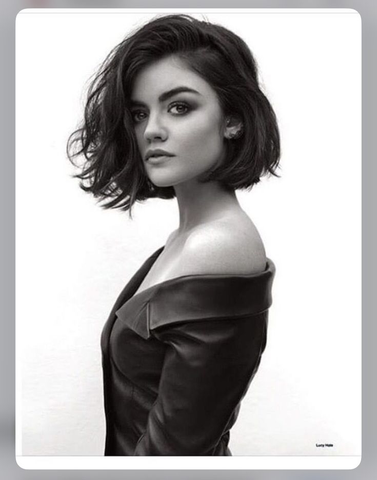 Lucy Hale Short Hair, Short Hairstyles For Thick Hair, Short Wavy Hair, Penteado Cabelo Curto, Haircut For Thick Hair, Trending Hairstyles, Shoulder Length Hair, Short Bob Hairstyles, Short Hairstyles For Women