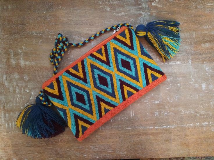 Geometric design bohemian style bag. Can be worn as a clutch or cross body bag. One-of-a-kind Bohemian Style Bag, Bohemian Bag, Bohemian Bags, Silk Velvet, Birds Painting, Handmade Accessories, Cross Body Bag, Body Bag, Geometric Design