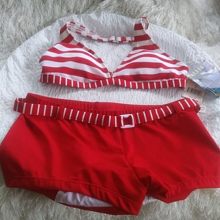 Women's Red And White Sz 8 Bathingsuit. Red Fitted Holiday Swimwear, Red Lined Swimwear For Summer, Red Fitted Swimwear For Holiday, Fitted Red Swimwear For Holiday, Lined Red Swimwear For Beach Season, Red Lined Swimwear For Beach Season, Red Lined Swimwear For Spring, Lined Red Swimwear For Spring, Pacsun Bathing Suits