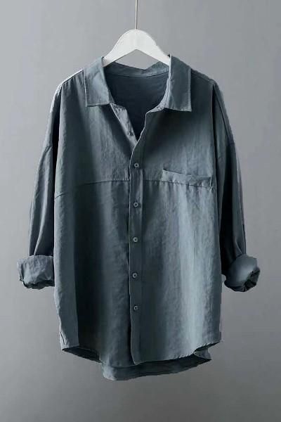 Long sleeve button up shirt. grey color has a blue hue to it, soft and comfy as well as elegant. can be dressed up or down, Fall Blouse, Women White Blouse, Hong Kong Style, Casual Shirt Women, Bat Sleeve, Solid Color Shirt, Women Long Sleeve Tops, Women Blouses, Loose Shirts