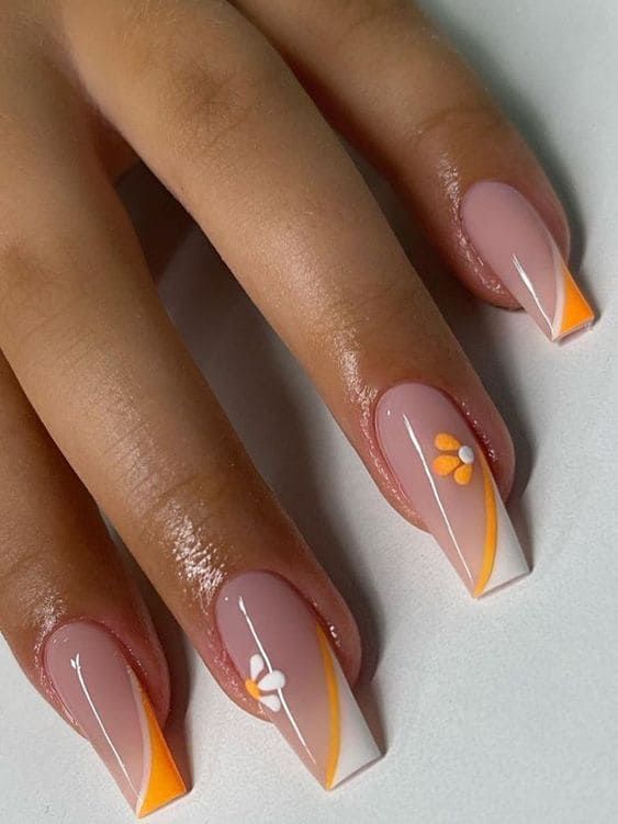 White and yellow side tips with flowers Elegant Touch Nails, Brown Acrylic Nails, Seo Google, Autumn Nail, Fancy Nails Designs, Beige Nails, Girly Acrylic Nails, Work Nails, Pretty Nail Art Designs