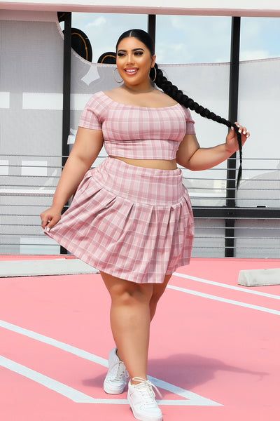 Pink Plus Size, Plus Size Pullover, Curvy Girl Outfits, Short Sleeve Cropped Top, Curvy Girl Fashion, Pink Outfits, Two Piece Dress, Fashion Street, Piece Dress