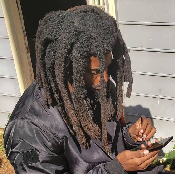 Wick Dreads, Real Dreadlocks, Men Dreads, Mens Dreadlock Styles, Jm Basquiat, Freeform Dreads, Free Form Locs, Dreadlock Rasta, Natural Crown