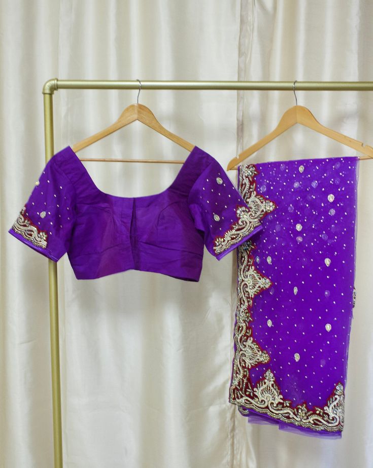 *Two Piece Saree Blouse Set  *The blouse is front open [plain in the front since the saree will cover the front neck]  *Heavy work net saree  *Readymade Blouse: Bust 38, 40 inches   *Please message us for size customization options! *Our store is located in Los Angeles and in-store pick up is welcome! *Color may vary slightly from picture Festive Blouse With Sheer Dupatta For Eid, Festive Blouse With Traditional Drape And Dupatta, Designer Sheer Dupatta Blouse For Navratri, Bollywood Art Silk Blouse With Sheer Dupatta, Bollywood Style Art Silk Blouse With Sheer Dupatta, Designer Sheer Dupatta Blouse For Diwali, Designer Blouse With Sheer Dupatta For Navratri, Designer Wear Blouse With Sheer Dupatta For Navratri, Eid Saree Blouse With Sheer Dupatta