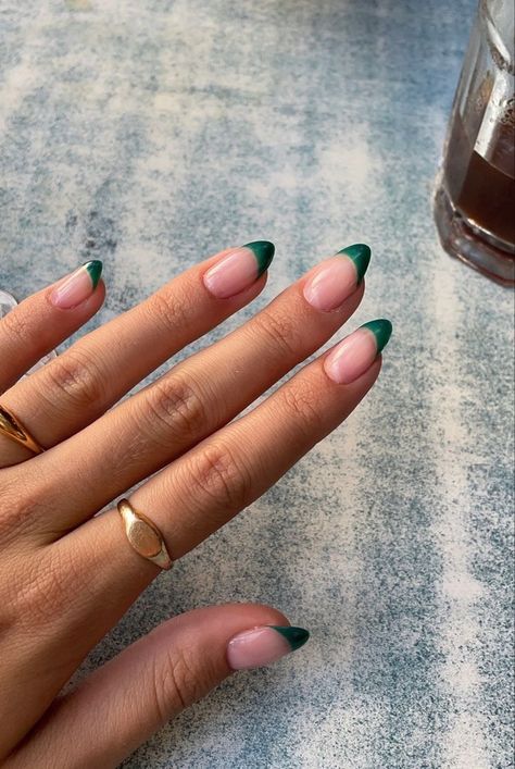 Nail Inspo 2023 Green, Nails Acrylic Almond Dark Green, Simple Green Design Nails, Dark Green French Tips Almond, Nails To Go With Emerald Dress, Green Oval French Tip Nails, Emerald Green French Tip Nails Oval, Emerald French Tip Nails Almond, Cute Hoco Nails For Green Dress