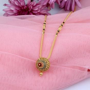 WHPS8.829 Trendy Mangalsutra Designs, Gold Mangalsutra Design, Breakup Dp, Mangalsutra Designs Gold, Gold Chain Necklace Womens, Ruby Jewelry Necklaces, Mangalsutra Design, Gold Pearl Jewelry, Traditional Ornaments