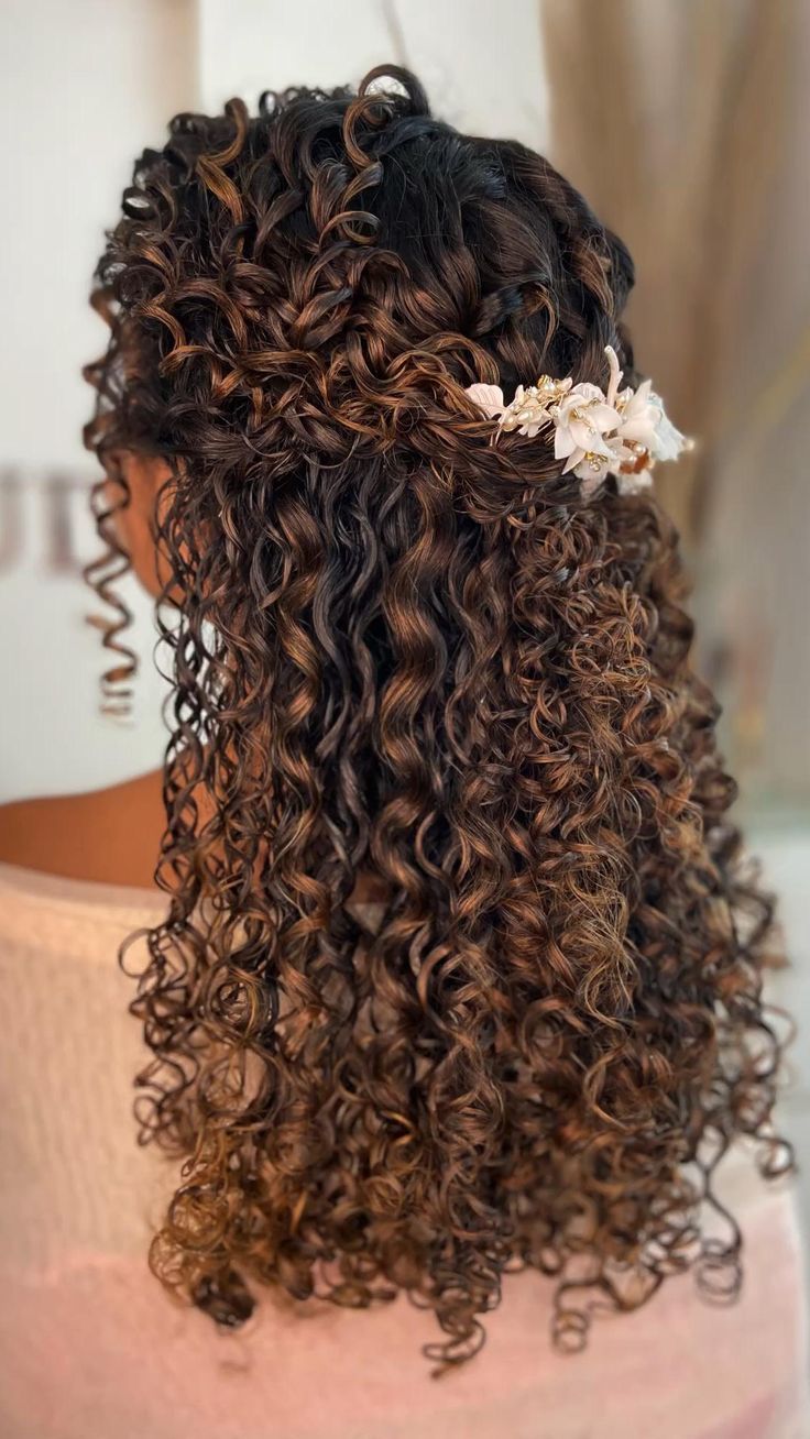 Curly Bridal Hair, Curly Prom Hair, Quinceanera Photoshoot, Bridesmaids Hair, Curly Wedding Hair, Quinceanera Hairstyles, Prom 2024, 2024 Prom, Cute Curly Hairstyles