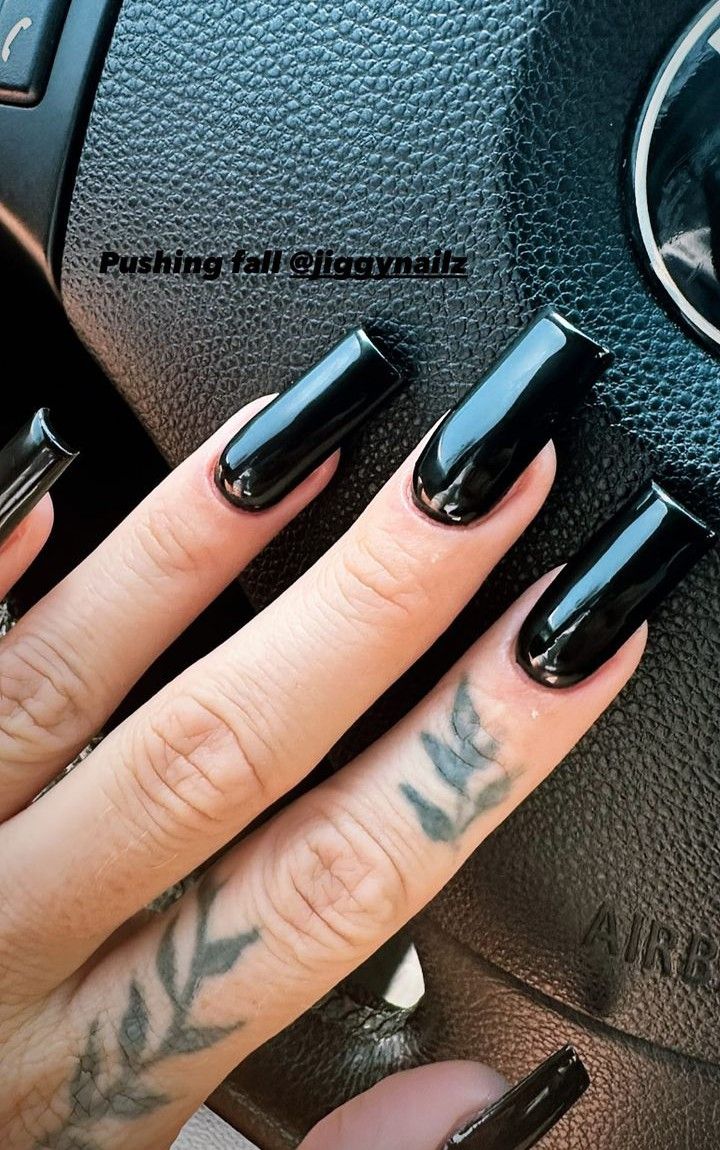 💌𝑱𝒊𝒈𝒈𝒚𝒏𝒂𝒊𝒍𝒛 Nail Ideas Emo, Black Nail Inspo, Black Acrylic Nails, Hippie Nails, French Acrylic Nails, Classy Acrylic Nails, Acrylic Nails Coffin Pink, Black Nail, Bling Acrylic Nails